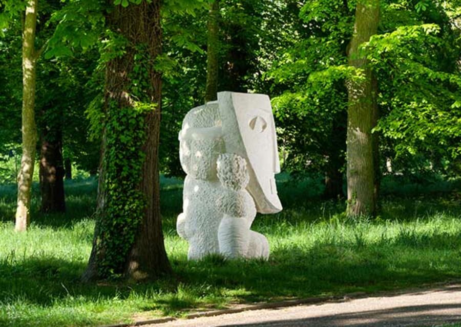 Photo d'une sculpture de Stefan Rinck intitulée Camarillo in Disguise.